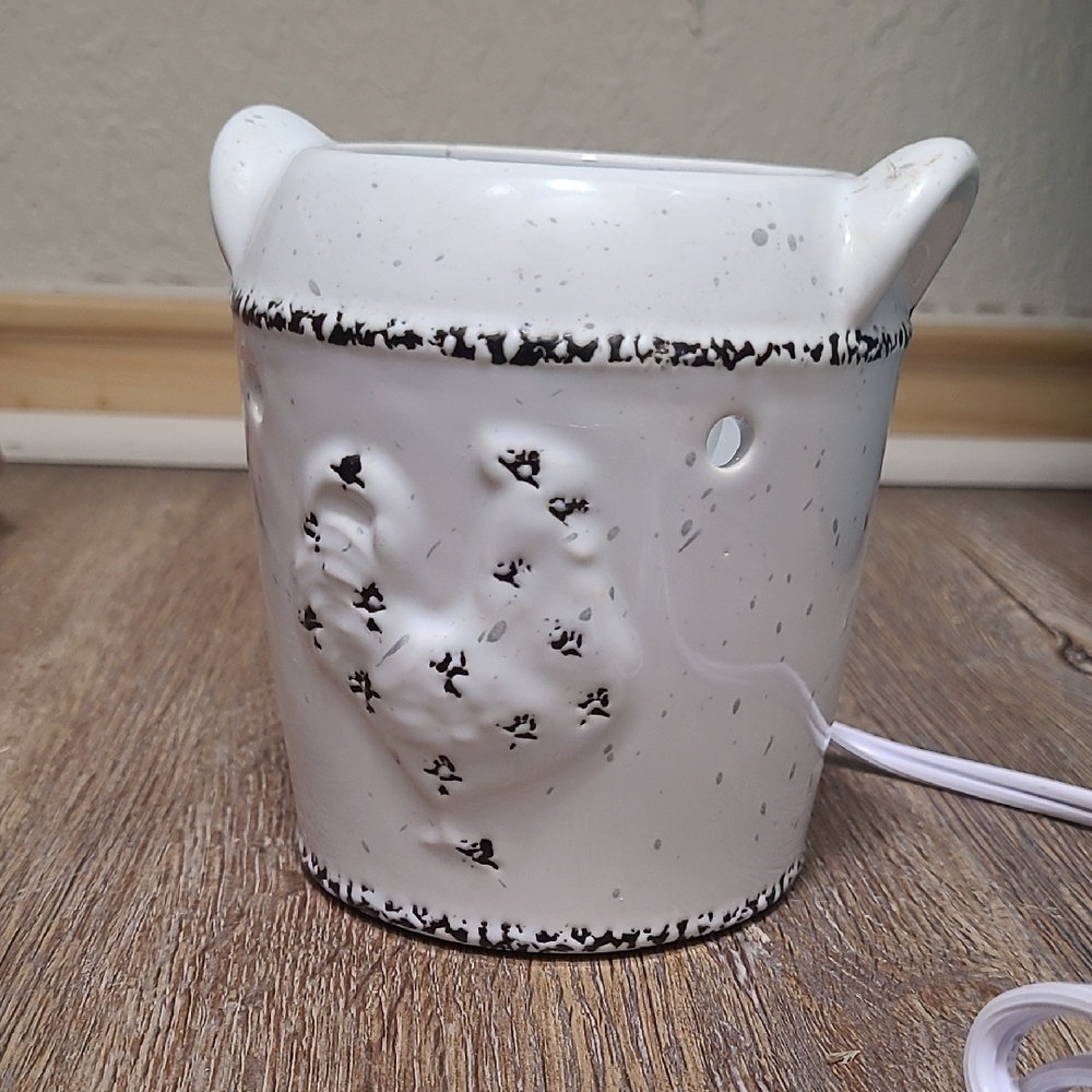 White Ceramic Paw Print Wax Warmer